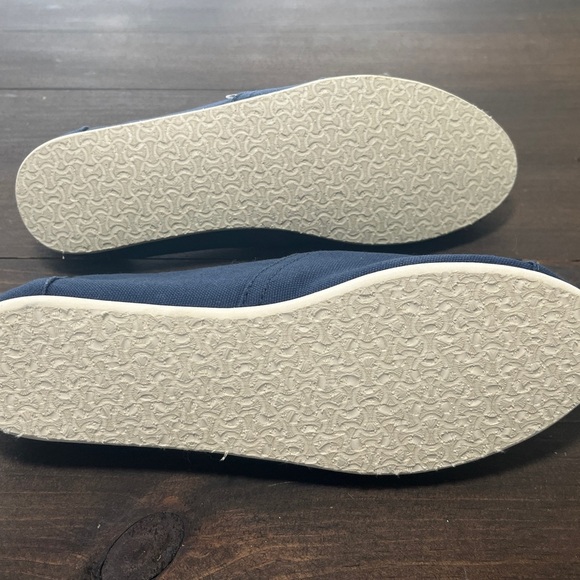 TOMS Size 8.5 - Picture 6 of 6